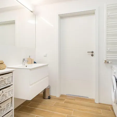 Happy Time - דירה קולובז'ג